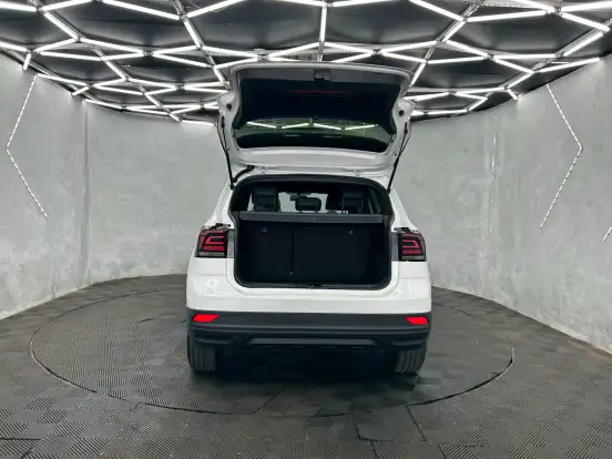 VOLKSWAGEN-T-CROSS-2023