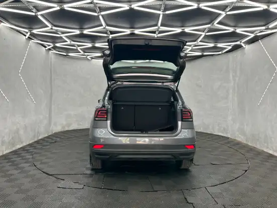 VOLKSWAGEN-T-CROSS-1.0 200 TSI TOTAL FLEX AUTOMÁTICO VOLKSWAGEN-T-CROSS-2023