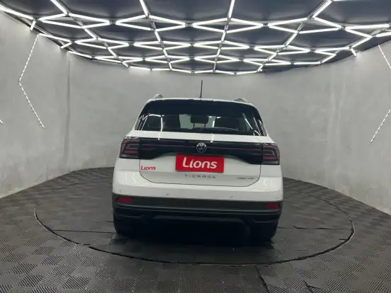 VOLKSWAGEN-T-CROSS-2024