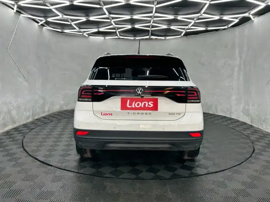 VOLKSWAGEN-T-CROSS-2024