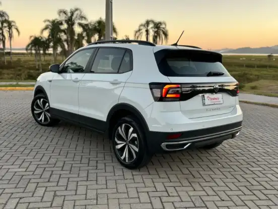 VOLKSWAGEN-T-CROSS-1.0 200 TSI TOTAL FLEX COMFORTLINE AUTOMÁTICO VOLKSWAGEN-T-CROSS-2022
