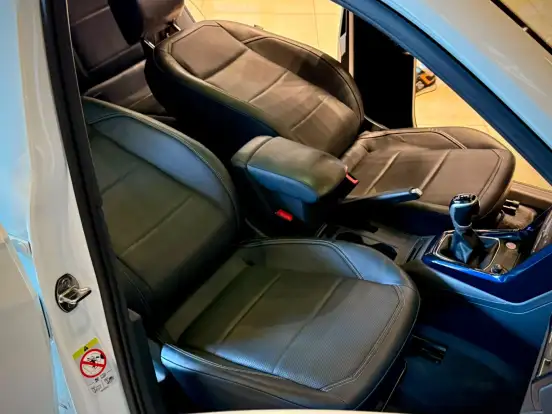 VOLKSWAGEN-T-CROSS-2023