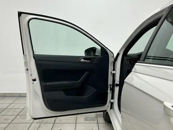 VOLKSWAGEN-VIRTUS-1.0 200 TSI HIGHLINE AUTOMÁTICO VOLKSWAGEN-VIRTUS-2025