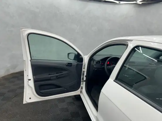 VOLKSWAGEN-VOYAGE-2023