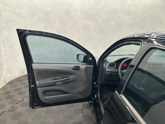 VOLKSWAGEN-VOYAGE-2022