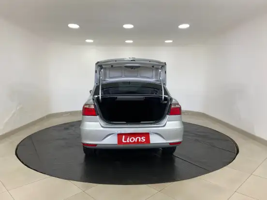 VOLKSWAGEN-VOYAGE-2014