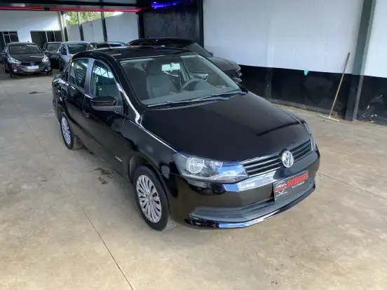 VOLKSWAGEN-VOYAGE-2013