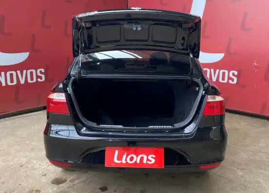 VOLKSWAGEN-VOYAGE-2019