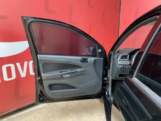 VOLKSWAGEN-VOYAGE-2019