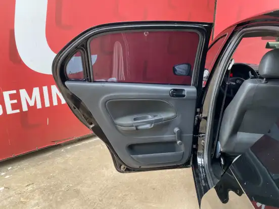VOLKSWAGEN-VOYAGE-2019