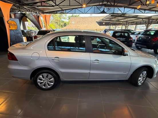 VOLKSWAGEN-VOYAGE-1.0 MI 8V FLEX 4P MANUAL VOLKSWAGEN-VOYAGE-2013
