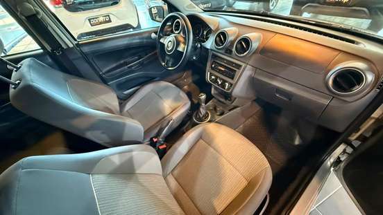 VOLKSWAGEN-VOYAGE-2013
