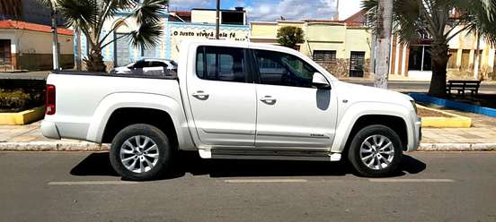 VOLKSWAGEN-AMAROK-2017