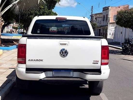 VOLKSWAGEN-AMAROK-2.0 TRENDLINE 4X4 CD 16V TURBO INTERCOOLER DIESEL 4P AUTOMÁTICO VOLKSWAGEN-AMAROK-2017