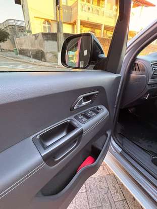 VOLKSWAGEN-AMAROK-2025