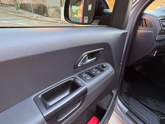 VOLKSWAGEN-AMAROK-3.0 V6 TDI DIESEL BARRETOS 70 ANOS CD 4MOTION AUTOMÁTICO VOLKSWAGEN-AMAROK-2025