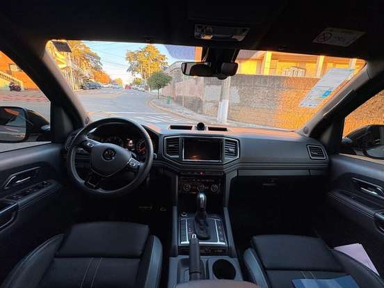 VOLKSWAGEN-AMAROK-2025