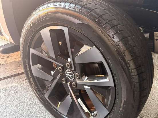 VOLKSWAGEN-AMAROK-3.0 V6 TDI DIESEL BARRETOS 70 ANOS CD 4MOTION AUTOMÁTICO VOLKSWAGEN-AMAROK-2025