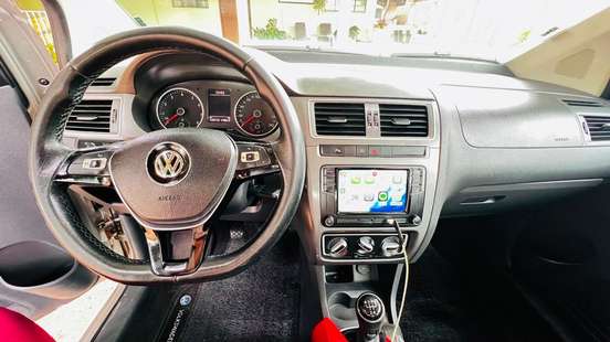 VOLKSWAGEN-FOX-2017