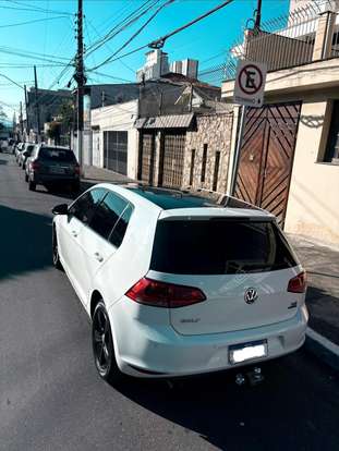 VOLKSWAGEN-GOLF-2014
