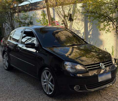 VOLKSWAGEN-POLO SEDAN-2012