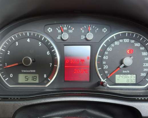 VOLKSWAGEN-POLO SEDAN-2012