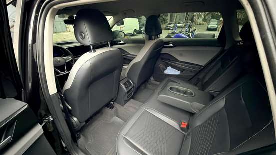 VOLKSWAGEN-TAOS-2023