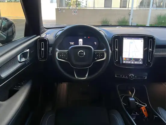 VOLVO-EX40-P8 RECHARGE TWIN ELECTRIC ULTRA BLACK EDITION AWD VOLVO-EX40-2025