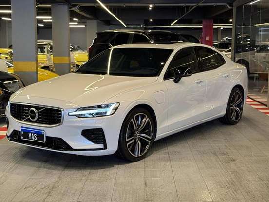 VOLVO-S60-2019
