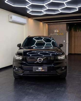 VOLVO-XC40-2022