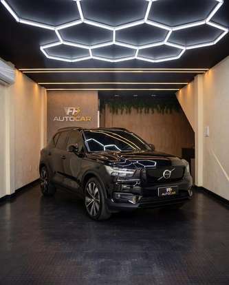 VOLVO-XC40-2022