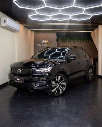VOLVO-XC40-2022
