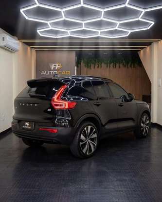 VOLVO-XC40-2022