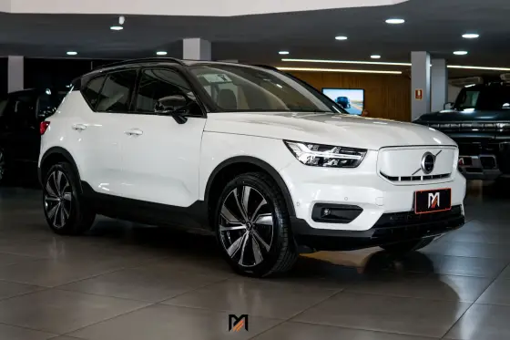 VOLVO XC40 P8 RECHARGE ELECTRIC BEV PURE AWD VOLVO XC40 P8 RECHARGE ELECTRIC BEV PURE AWD