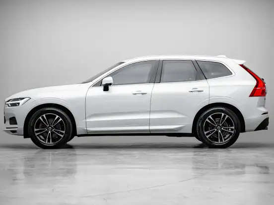 VOLVO-XC60-2.0 T5 GASOLINA MOMENTUM AWD GEARTRONIC VOLVO-XC60-2020