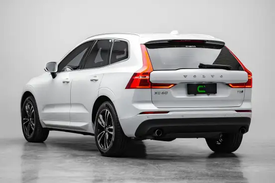 VOLVO-XC60-2020