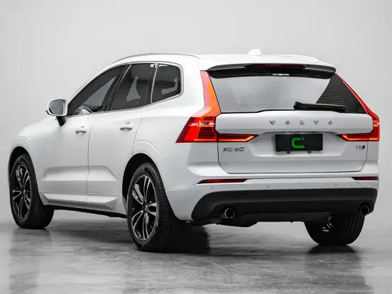 VOLVO-XC60-2.0 T5 GASOLINA MOMENTUM AWD GEARTRONIC VOLVO-XC60-2020