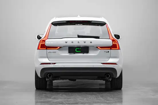 VOLVO-XC60-2020