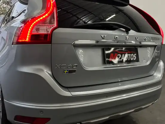 VOLVO-XC60-2016