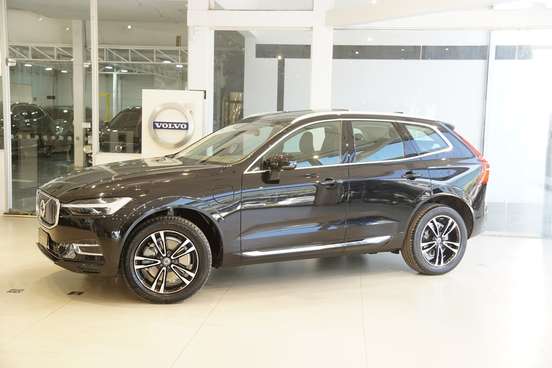 VOLVO-XC60-2.0 T8 HYBRID MOMENTUM AWD GEARTRONIC VOLVO-XC60-2021