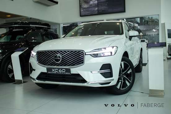 VOLVO-XC60-2025