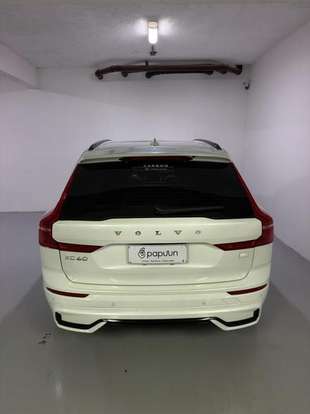 VOLVO-XC60-2023