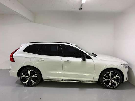 VOLVO-XC60-2023