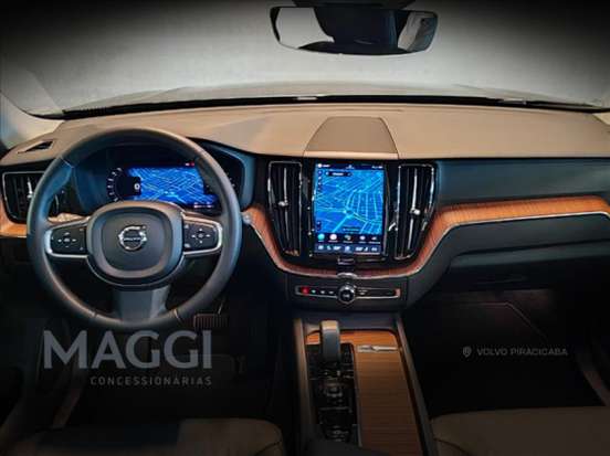 VOLVO-XC60-2024