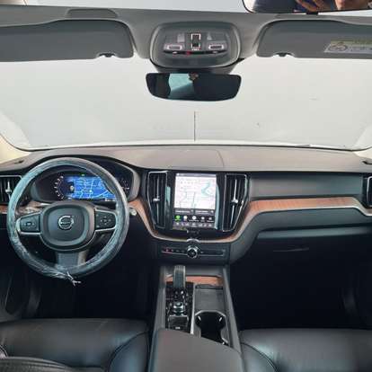 VOLVO-XC60-2023