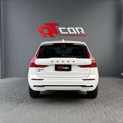 VOLVO-XC60-2023
