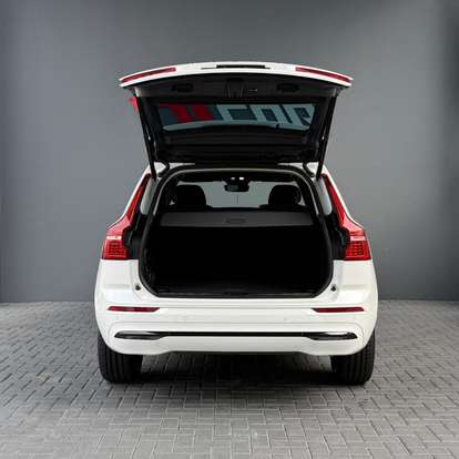 VOLVO-XC60-2023