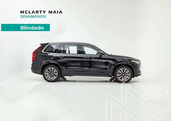 VOLVO-XC90-2020