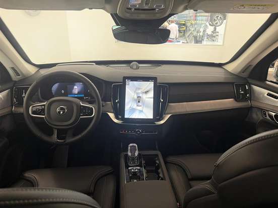 VOLVO-XC90-2025