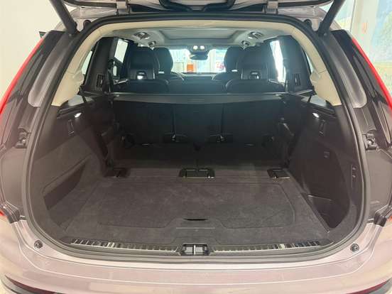 VOLVO-XC90-2025